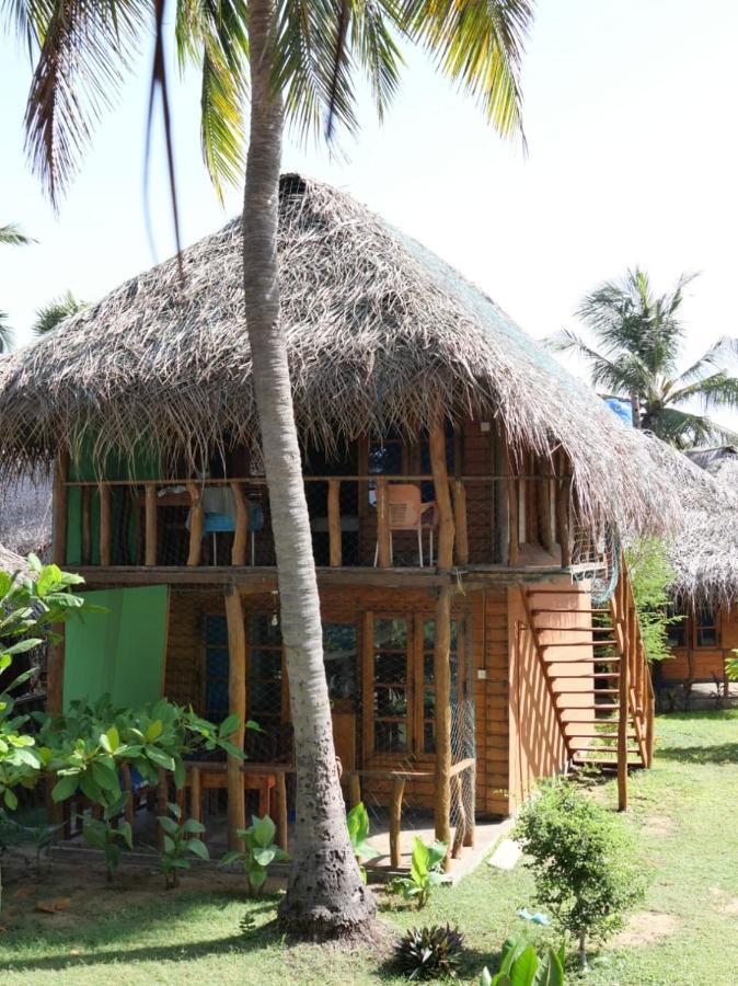 Vitamin Sea Beach Cabana Nilaveli Exteriör bild