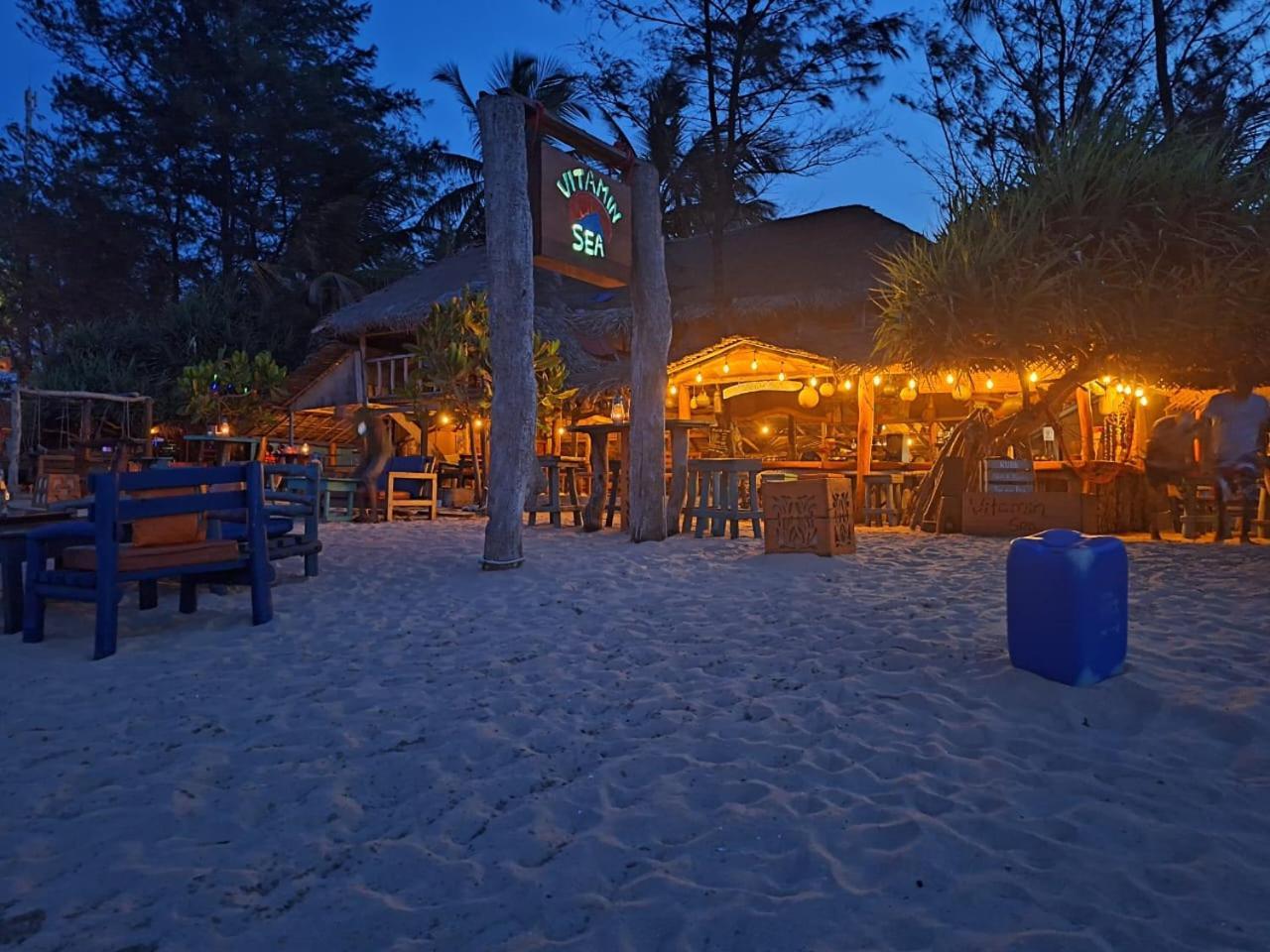 Vitamin Sea Beach Cabana Nilaveli Exteriör bild